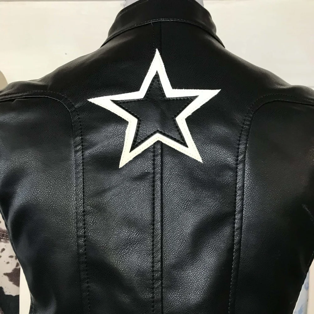 Stoosh NWOT Faux Leather Zip Up Star Outlay Vest Womens Size Small - Picture 7 of 8